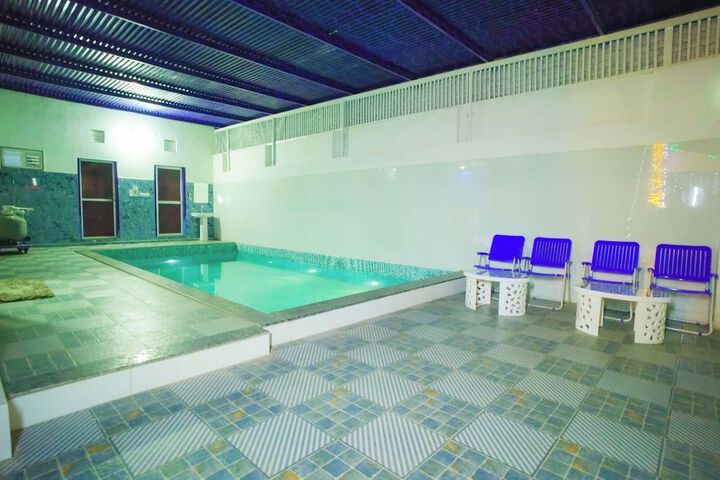 Pool 6 of 9