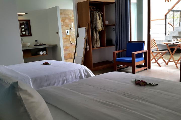 Room 11 of 180
