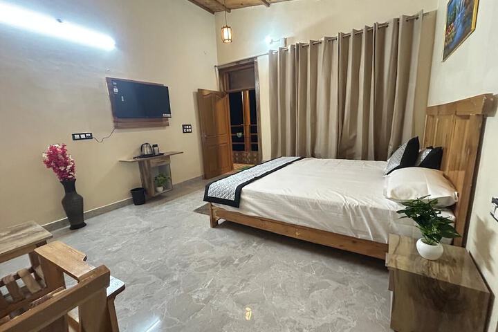 Room 9 of 22