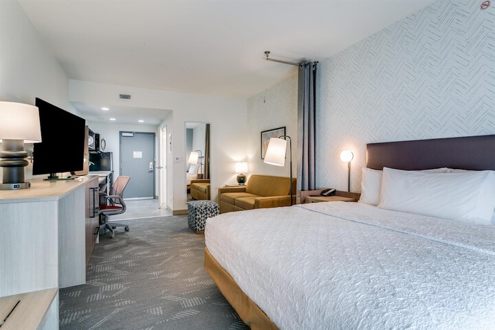 Room 12 of 23