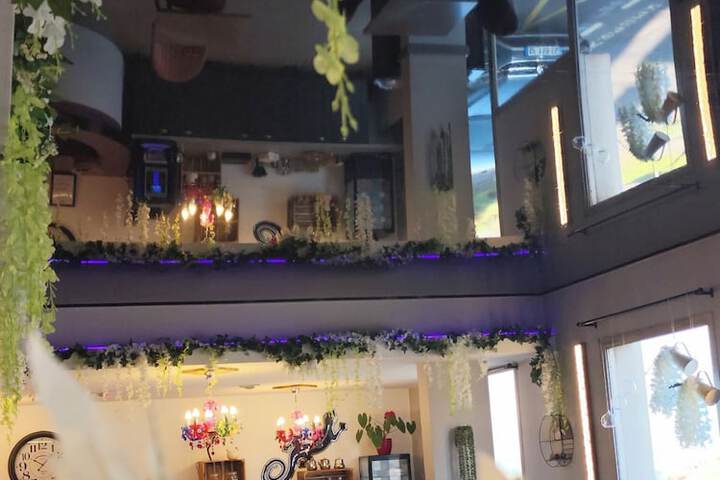 Hotel Interior 16 of 123