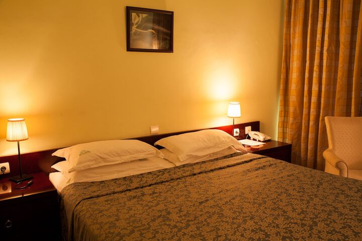 Room 6 of 49