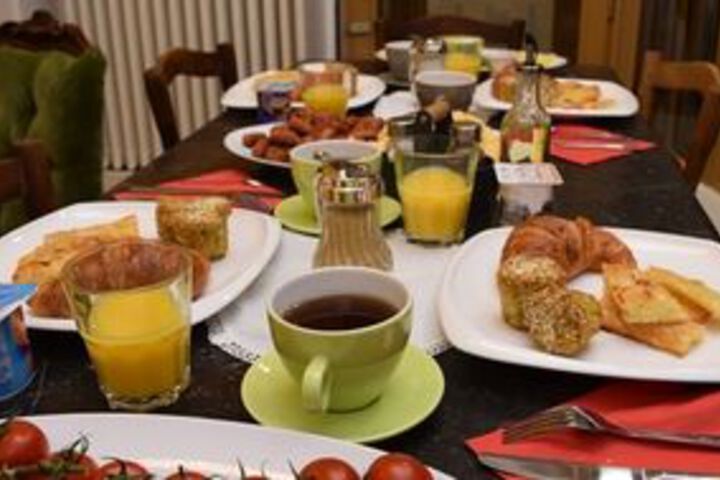 Breakfast/Coffee Service 4 of 28