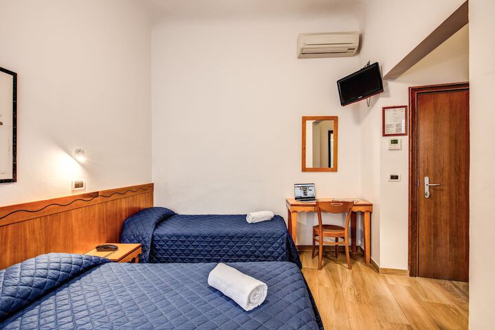 Room 12 of 21