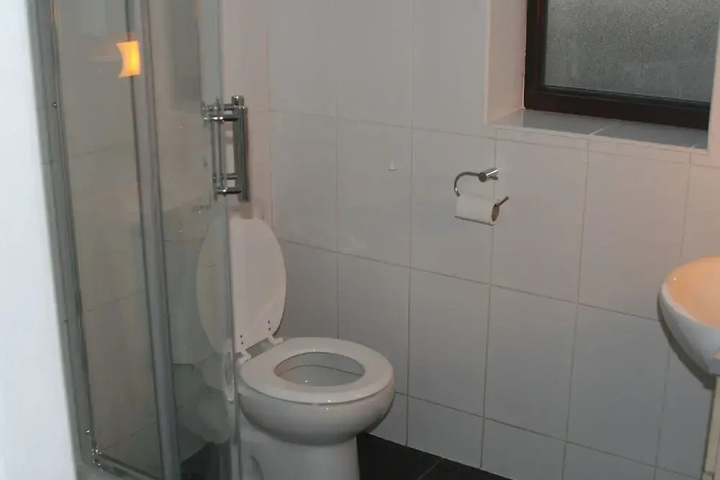 Room 9 of 21