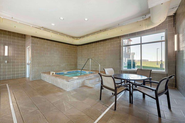 Pool 36 of 52