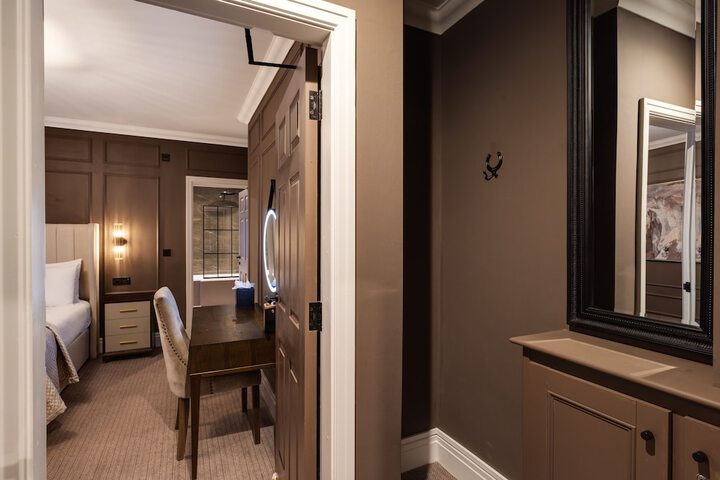 Room 12 of 67