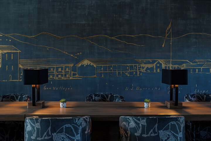 Lobby lounge