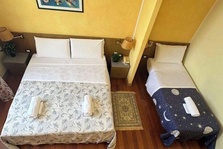 Room 13 of 38