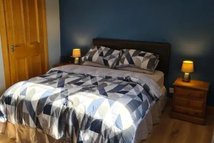 Room 4 of 4