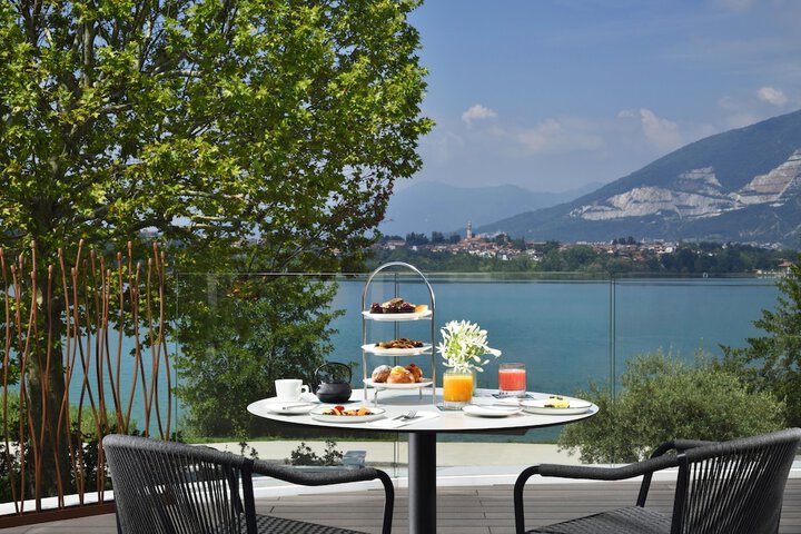 Breakfast/Coffee Service 44 of 62