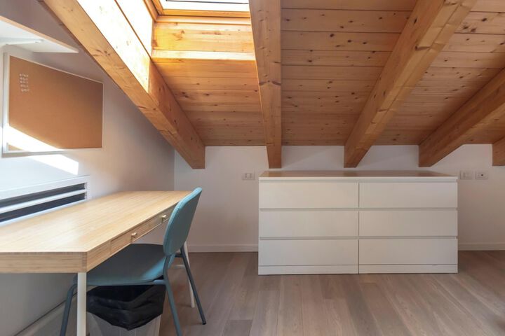 Room 8 of 27