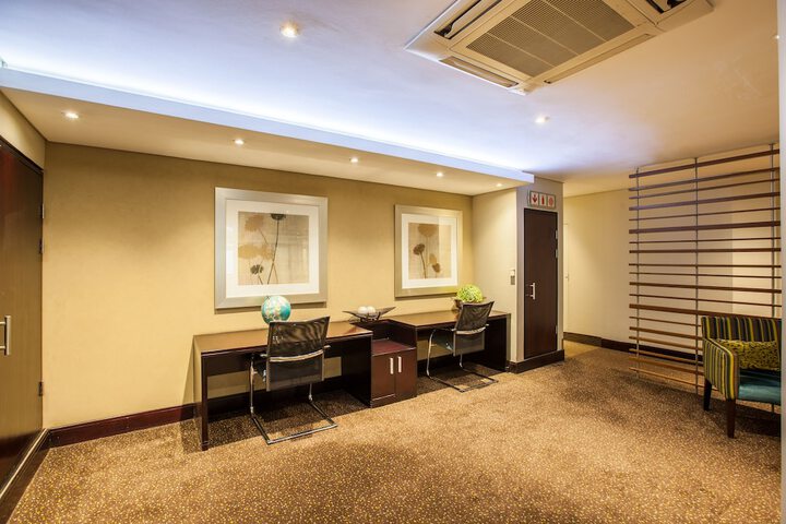 Business Center 17 of 19