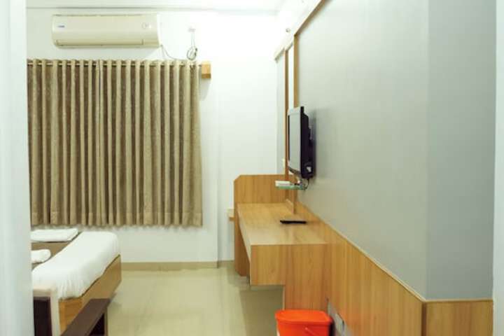 Room 28 of 42