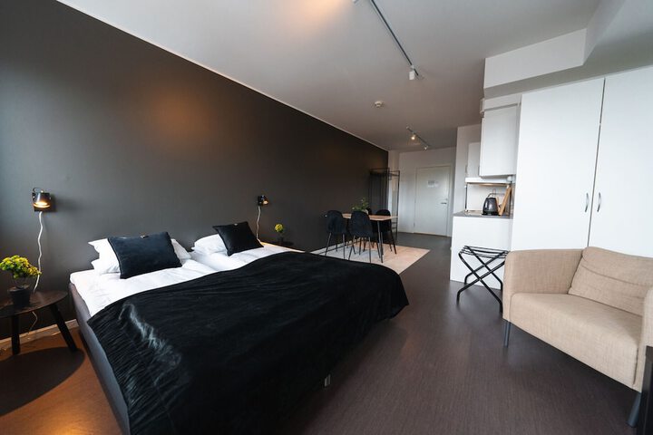 Room 12 of 37