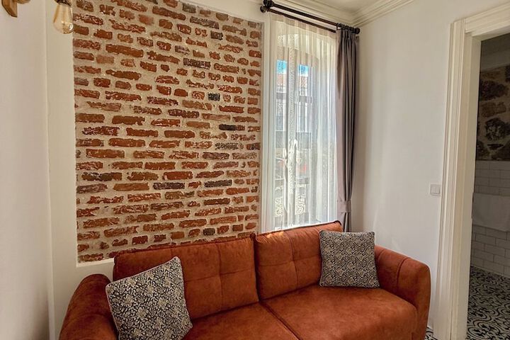 Room 15 of 34