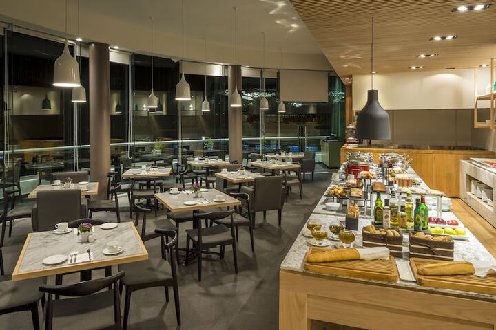 Dining Photos