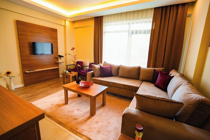 Room 4 of 34