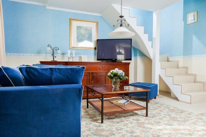 Room 4 of 25