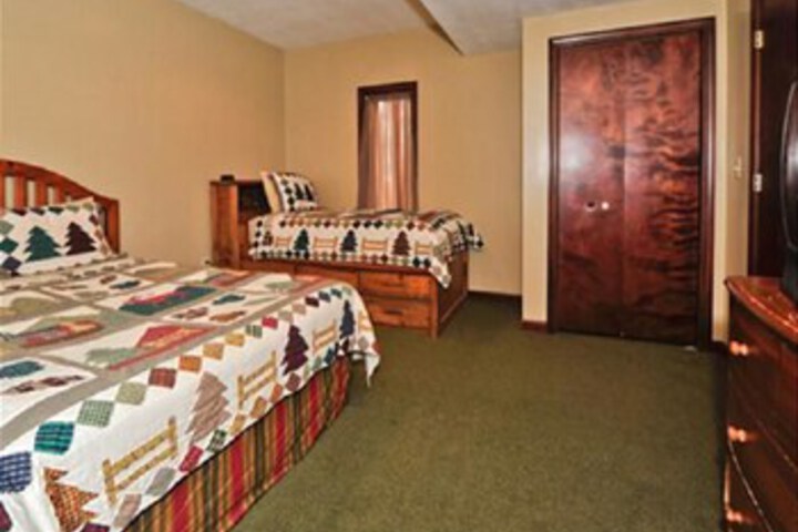 Room 42 of 47