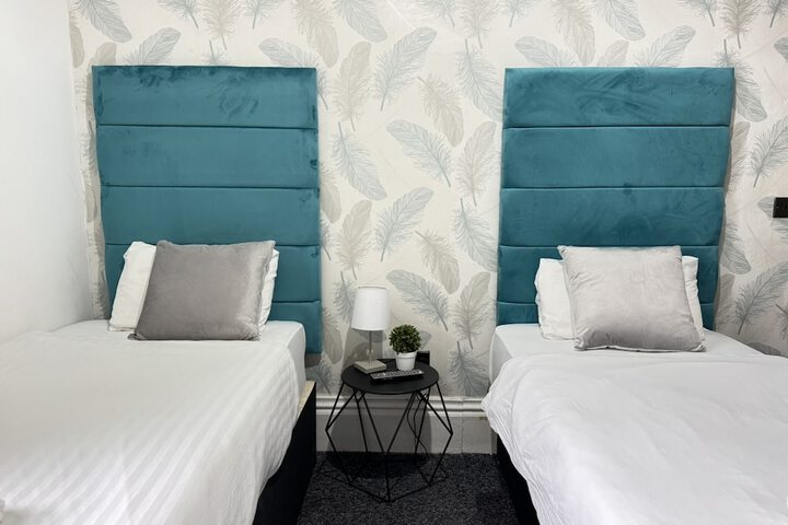 Room 4 of 283