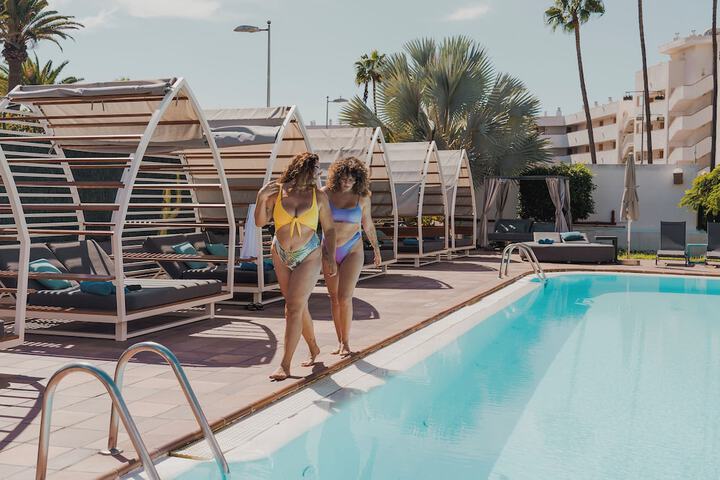 Hotel with Pool