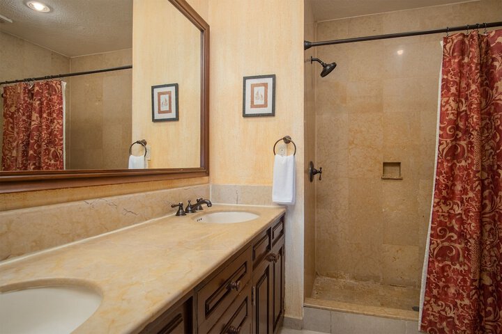 Room 537 of 599