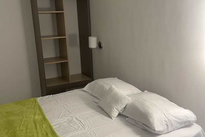 Room 11 of 17