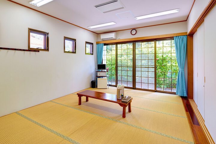 Room 12 of 93