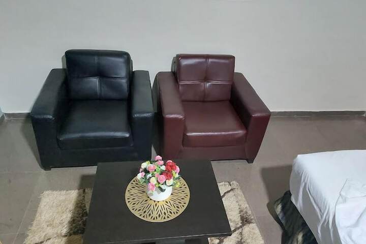 Room 4 of 50