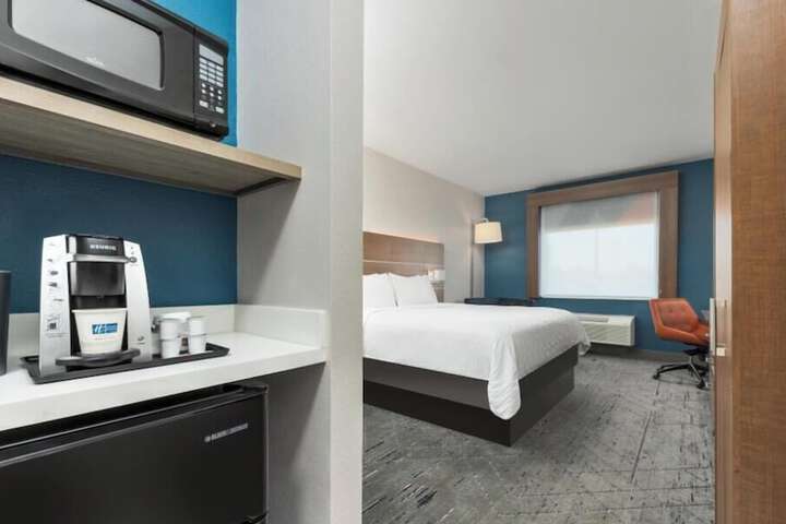 Room 12 of 39
