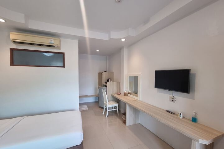 Room 10 of 63