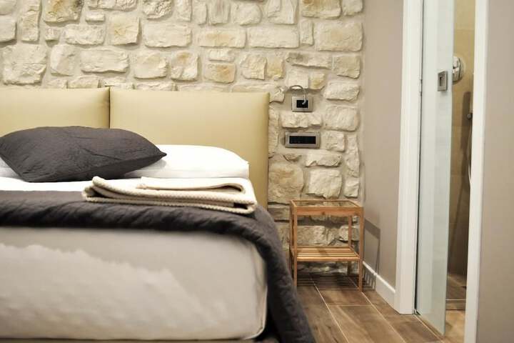 Olivia Rooms Eurialo in Syracuse