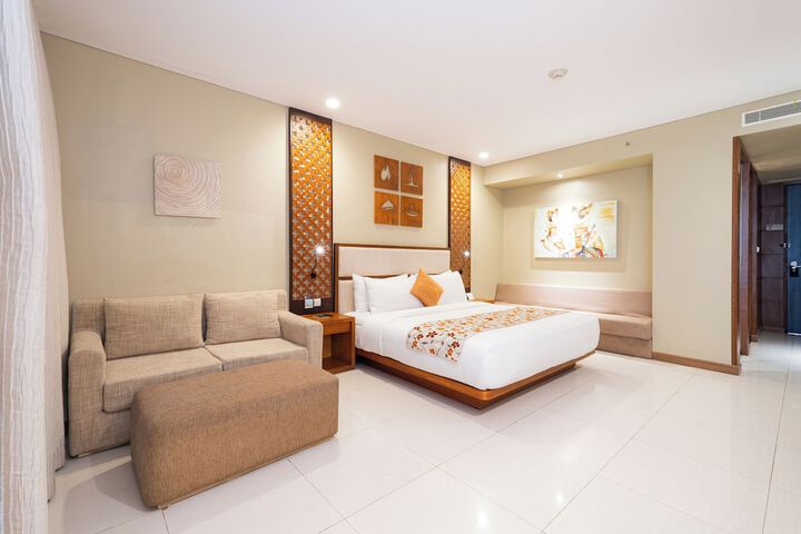 Room 7 of 65