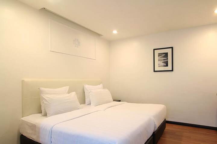 Room 6 of 29