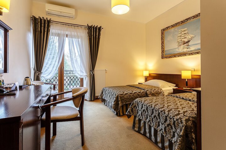 Room 7 of 48