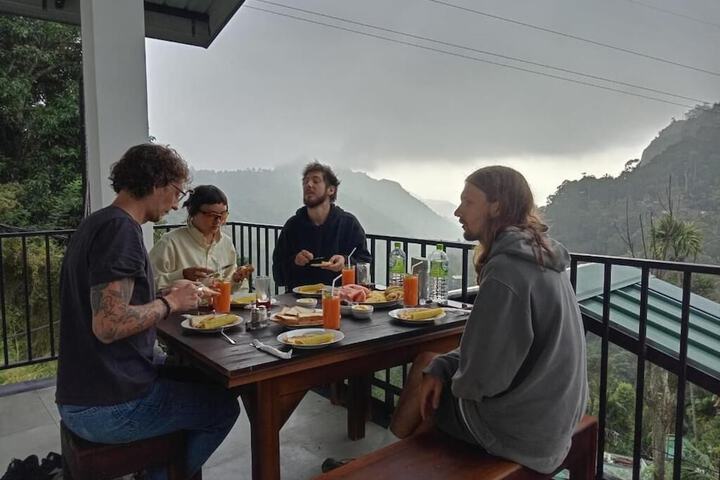 Dining 10 of 11