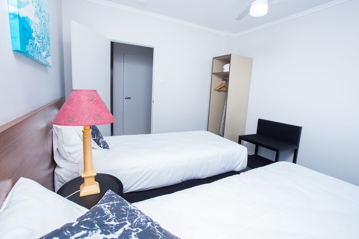 Room 6 of 63