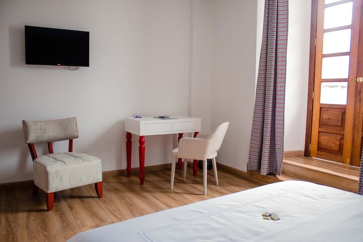 Room 17 of 106