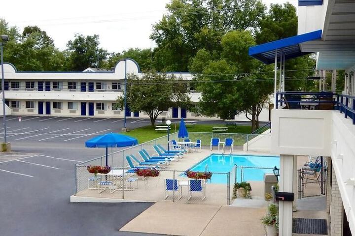 Pool 22 of 24