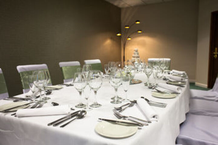 Dining 9 of 60