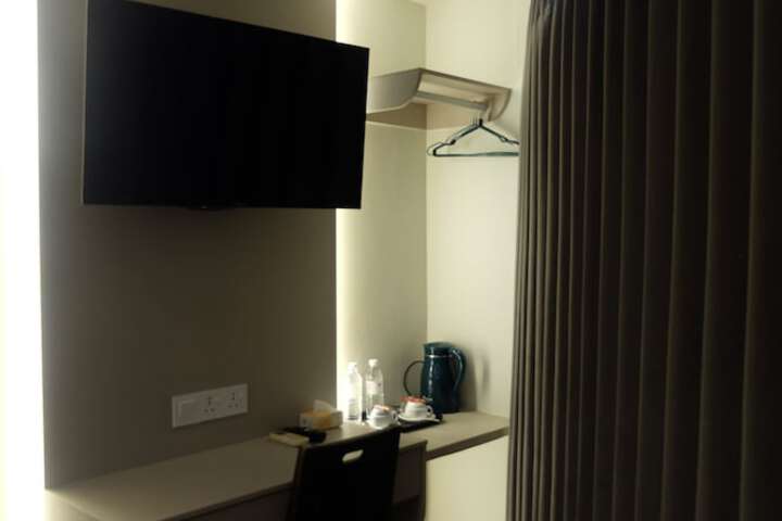 Room 17 of 36