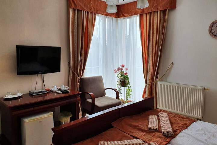 Room 16 of 64