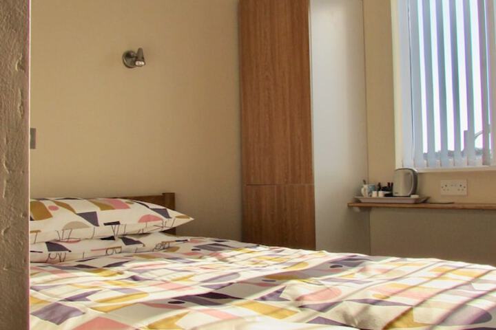Room 8 of 27