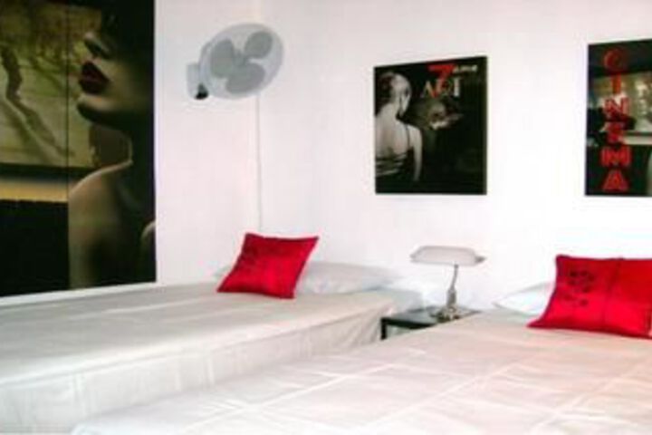 Room 6 of 17