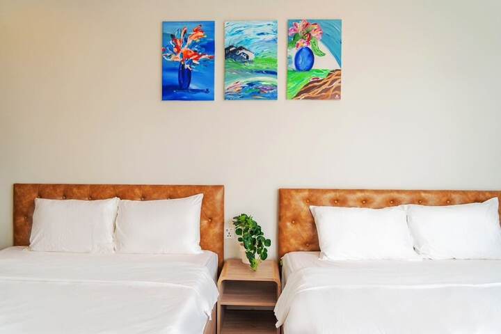 Room 73 of 299