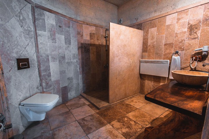 Room 44 of 58