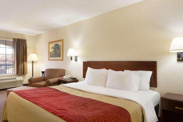 2 Queen Beds (5 of 5)