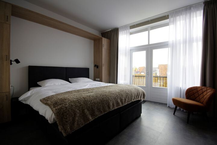 Room 4 of 22