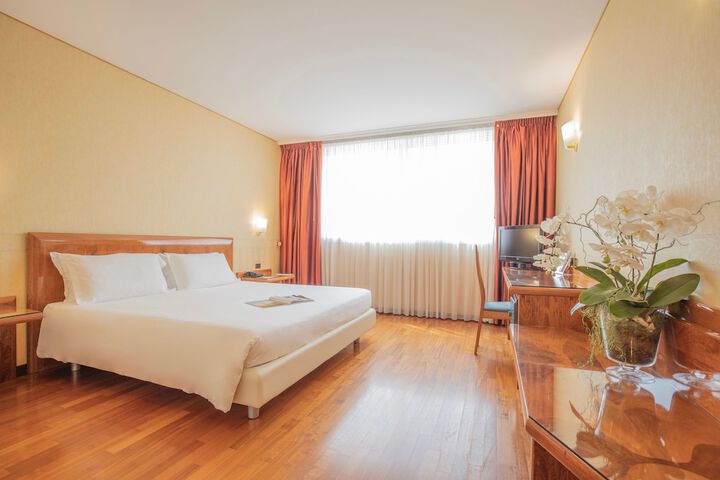Room 7 of 34